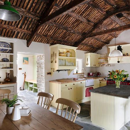 Secluded Thatched Cottage, Near Beaches & Hill Walking Rashenny Eksteriør billede