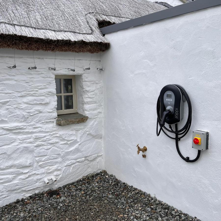 Secluded Thatched Cottage, Near Beaches & Hill Walking Rashenny Eksteriør billede